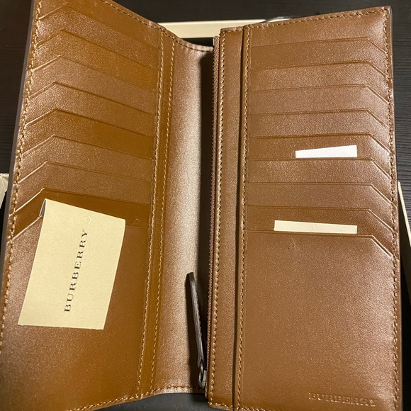 BURBERRY Leather Wallet - Picture 3 of 3